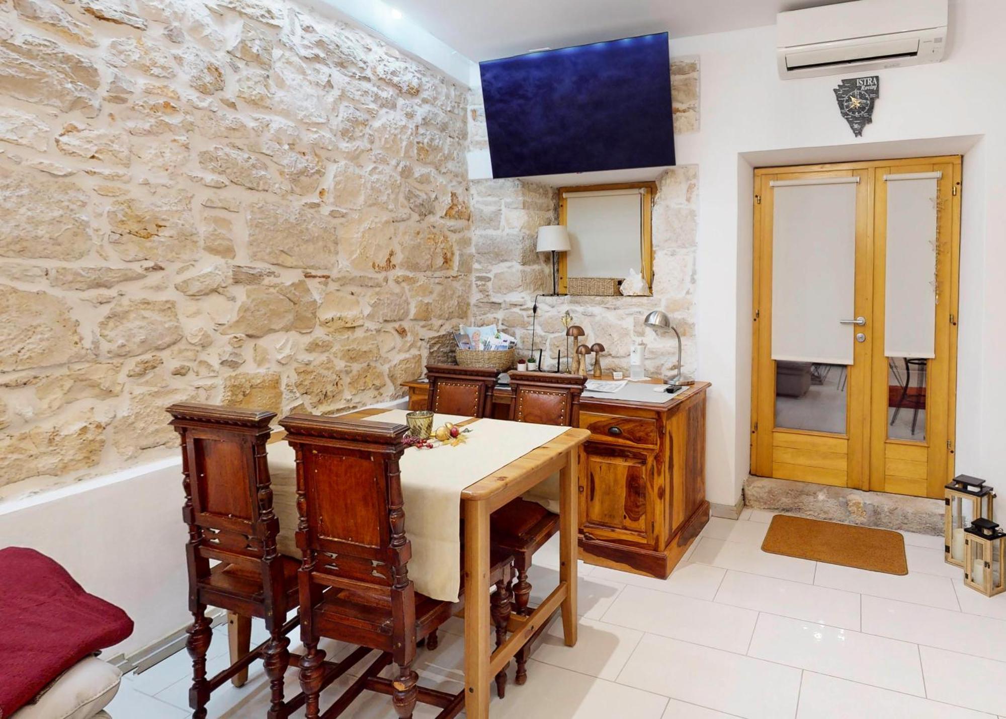 Apartment Michaela 4-Sterne & Parking Rovinj Exteriör bild