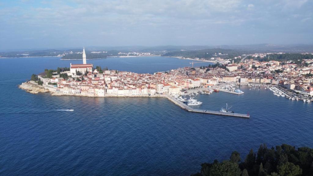 Apartment Michaela 4-Sterne & Parking Rovinj Exteriör bild